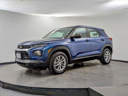 Used 2021 Chevrolet TrailBlazer LS image 2