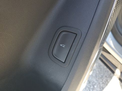 Used 2024 GMC Acadia Denali w/ Super Cruise Package image 13