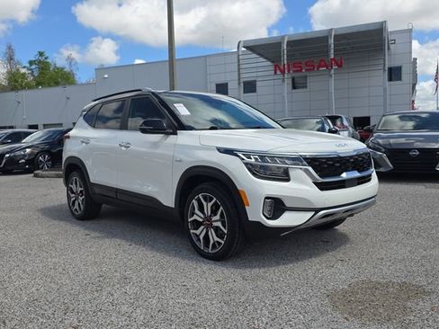 Used 2023 Kia Seltos SX image 2