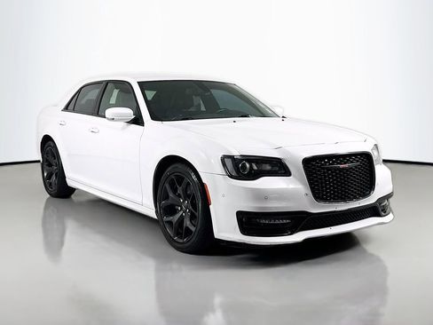 Used 2021 Chrysler 300 S w/ S Model Appearance Package RWD image 3