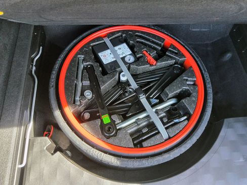 Used 2019 Porsche Cayenne image 46