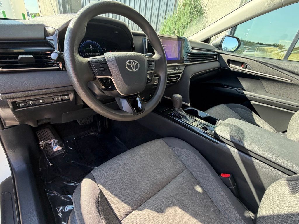 Used 2025 Toyota Camry LE FWD image 10