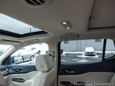 Used 2023 GMC Acadia Denali w/ Denali Ultimate Package image 12