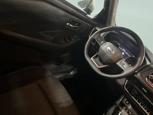 Used 2025 Nissan Rogue SV AWD/4WD image 20