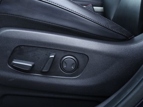 Used 2024 Kia Carnival LX image 26