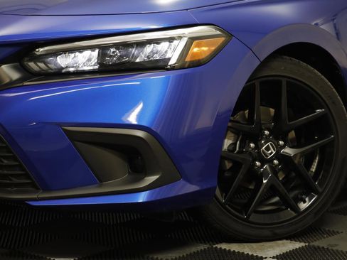 Used 2024 Honda Civic Sport image 3