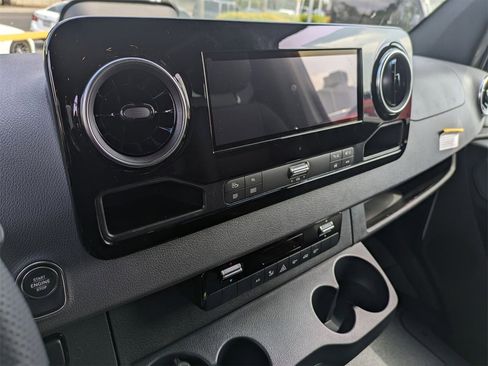 New 2025 Mercedes-Benz Sprinter 2500 image 6