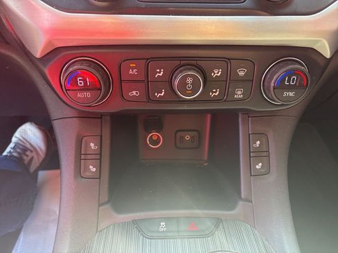 Used 2019 GMC Acadia SLT FWD image 19