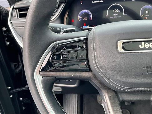 Used 2023 Jeep Grand Cherokee Overland w/ MOPAR Finishing Package image 17