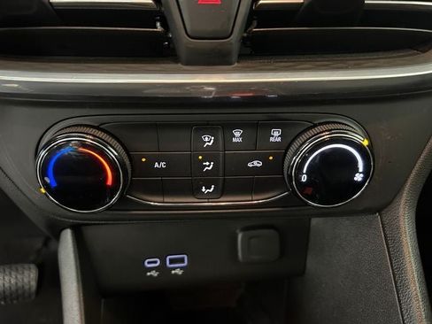 Used 2024 Buick Encore GX Preferred FWD image 20