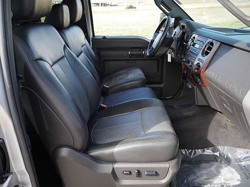 Used 2011 Ford F250 Lariat w/ Chrome Pkg image 46