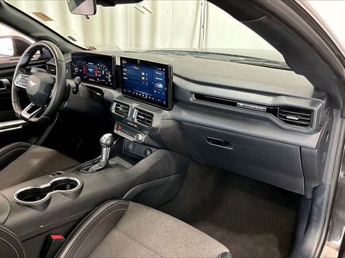 Used 2024 Ford Mustang Coupe image 28