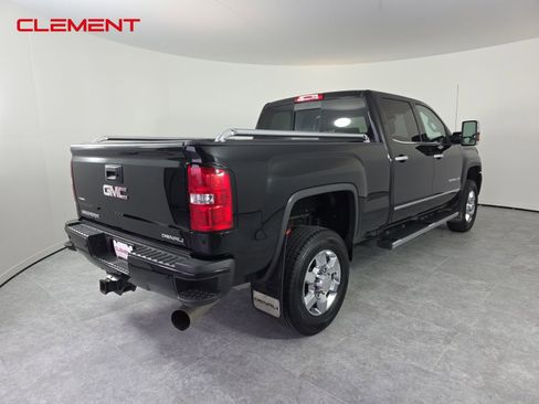 Used 2019 GMC Sierra 3500 Denali w/ Duramax Plus Package image 5