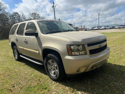 Used 2008 Chevrolet Tahoe LT w/ LT Preferred Equipment Group image 2