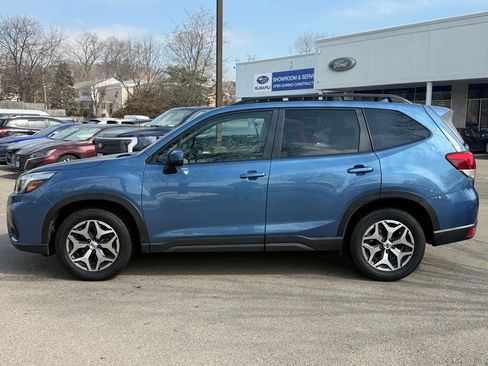 Used 2021 Subaru Forester Premium image 9