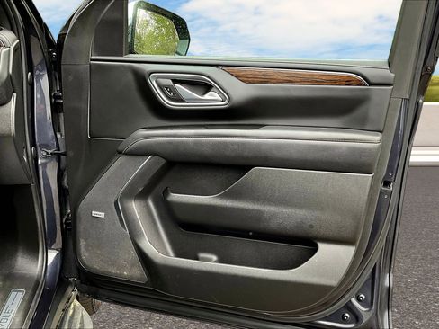 Used 2023 Chevrolet Tahoe Premier AWD/4WD image 20