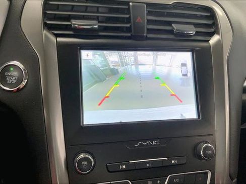 Used 2019 Ford Fusion SE FWD image 24