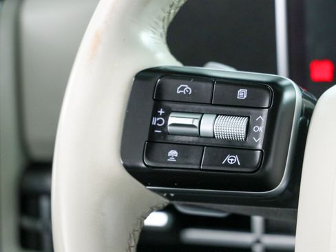 Used 2025 Hyundai Santa Fe SEL FWD image 13