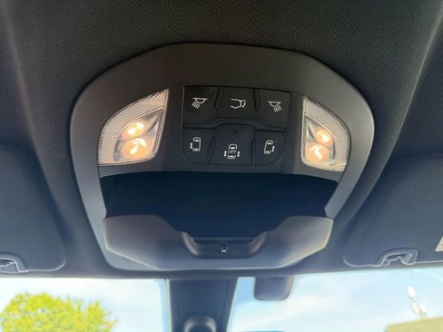 Used 2018 Chrysler Pacifica Touring-L w/ Premium Audio Group image 28