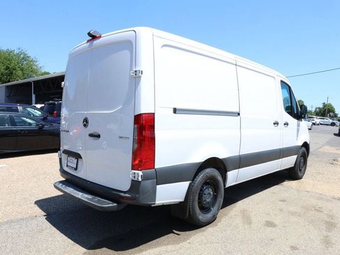 Used 2023 Mercedes-Benz Sprinter 1500 image 5
