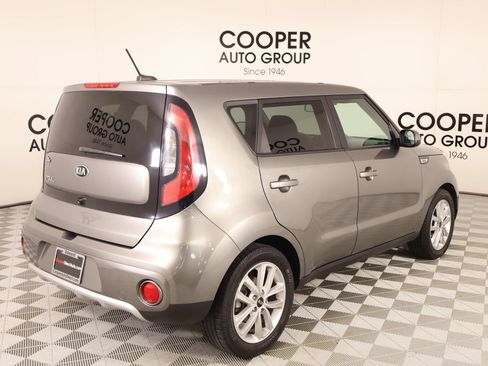 Used 2018 Kia Soul + FWD image 19