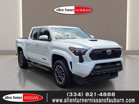 Used 2024 Toyota Tacoma TRD Sport AWD/4WD image 1