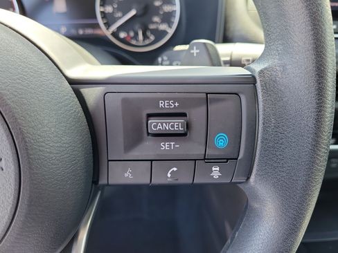 Certified 2024 Nissan Rogue SV FWD image 17