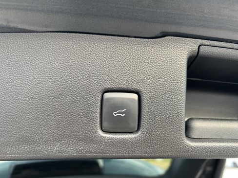 Used 2022 Ford Escape SE w/ SE Sport Appearance Package image 20