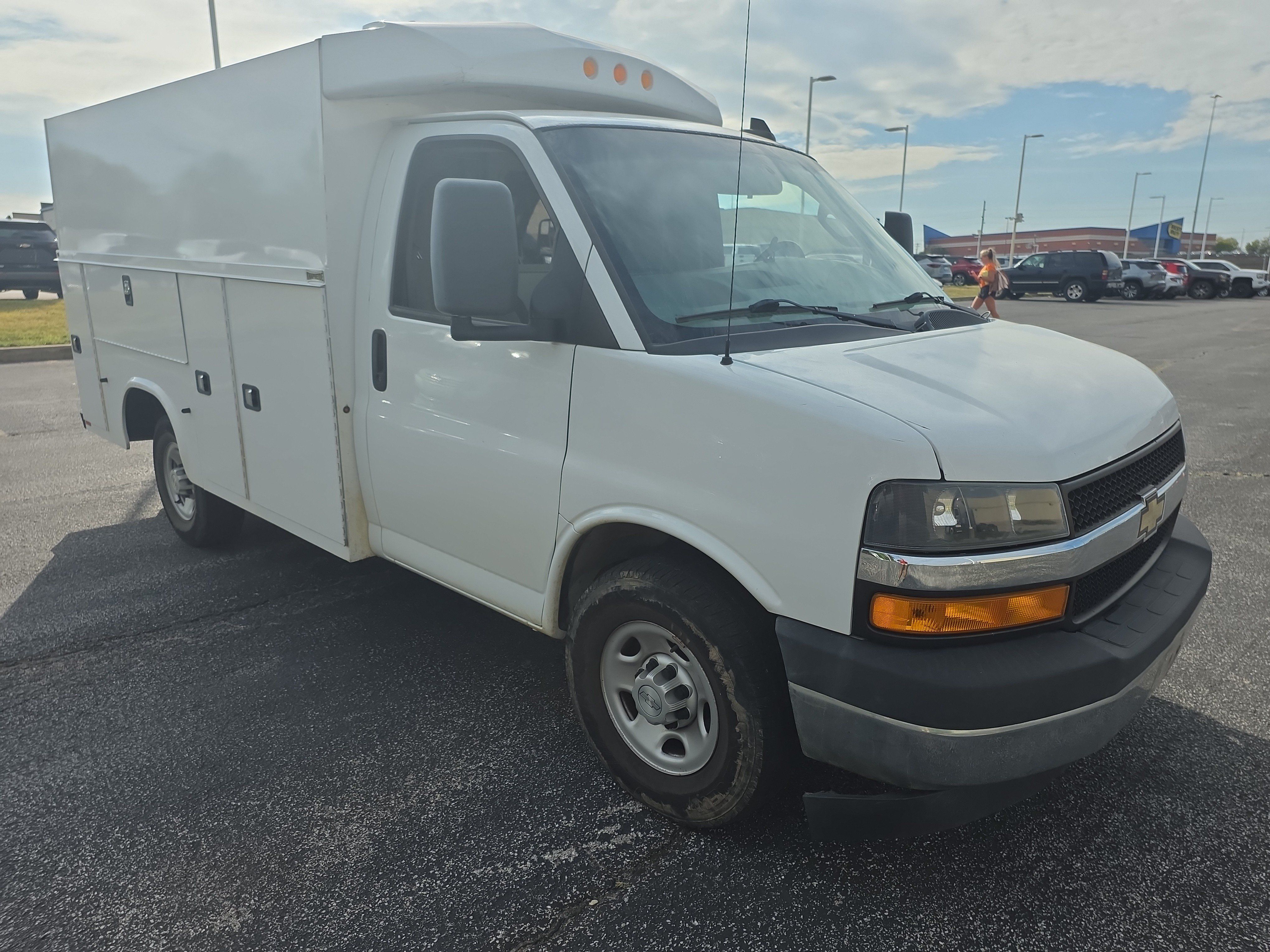 Used 2019 Chevrolet Express 3500 w/ Power Convenience Package RWD image 2