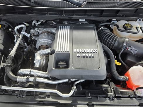 Used 2024 Chevrolet Suburban RST w/ Luxury Package image 36