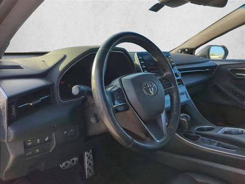 Used 2021 Toyota Avalon Touring image 10