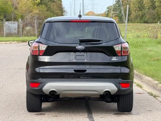 Used 2017 Ford Escape SE w/ SE Cold Weather Package AWD/4WD image 11