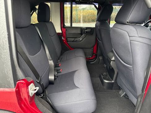 Used 2013 Jeep Wrangler Unlimited Sport image 13