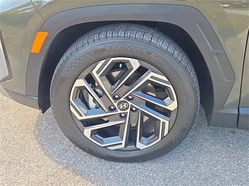 Used 2025 Hyundai Tucson Limited image 7