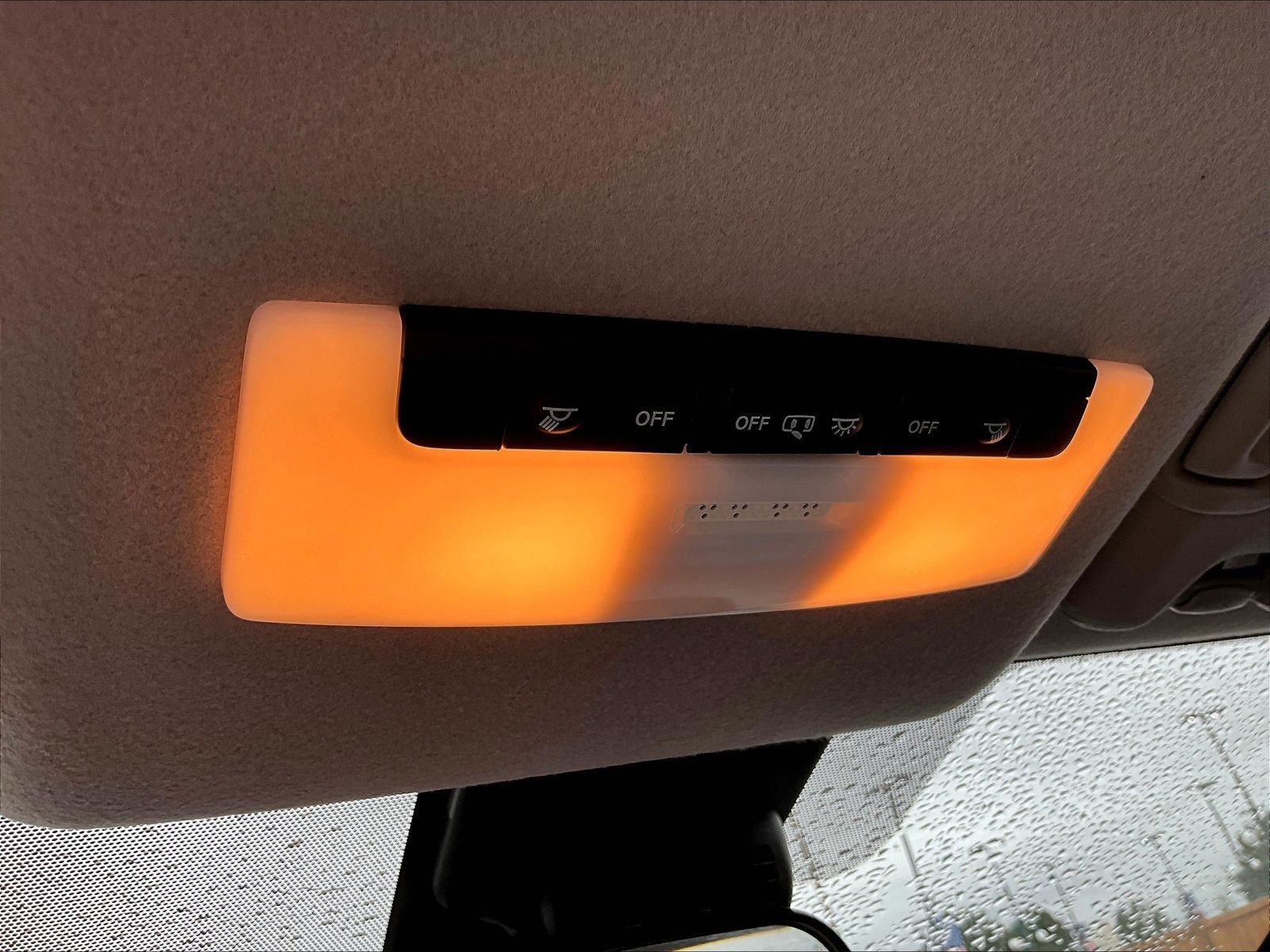 Used 2025 Nissan Versa SV FWD image 38