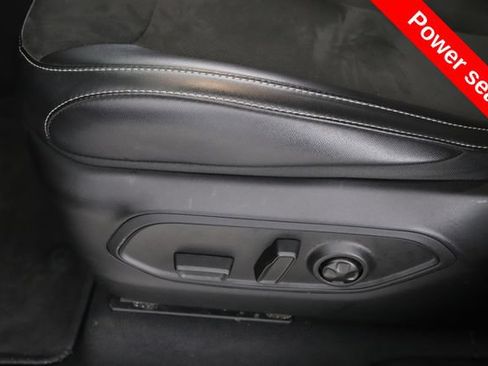 Used 2025 Jeep Grand Cherokee L Laredo AWD/4WD image 18