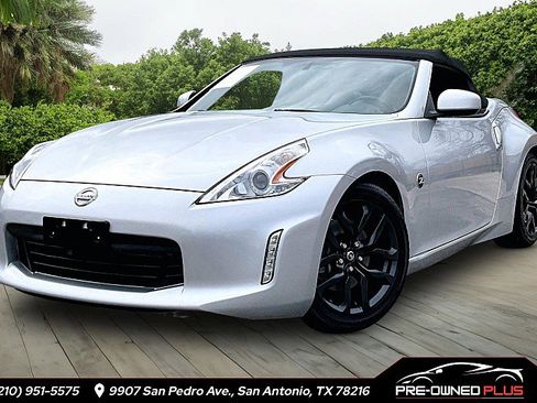Used 2017 Nissan 370Z Touring image 1