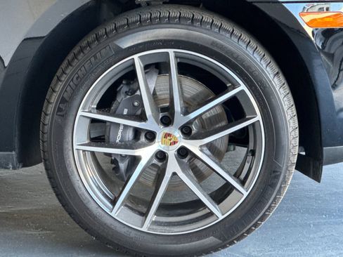 Certified 2026 Porsche Macan AWD/4WD image 31