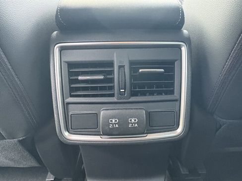 Used 2020 Subaru Forester Limited image 22