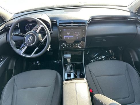 Used 2023 Hyundai Tucson SE image 16