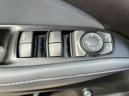 Used 2023 Buick Enclave Essence w/ Experience Buick Package FWD image 13