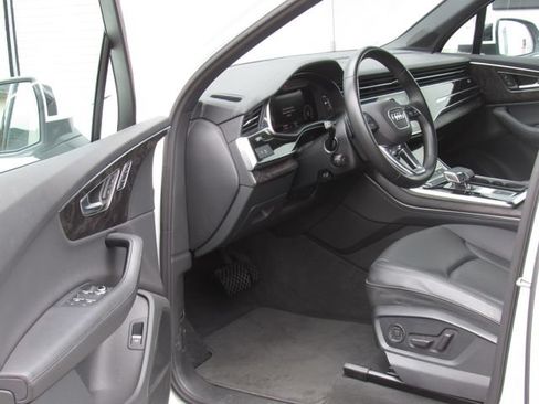 Used 2023 Audi Q7 2.0T Premium Plus w/ Premium Plus Package AWD/4WD image 8
