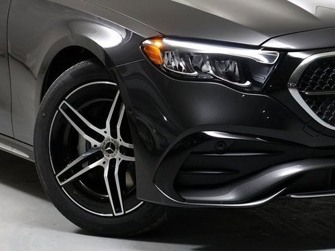 New 2026 Mercedes-Benz E 350 4MATIC Sedan image 3