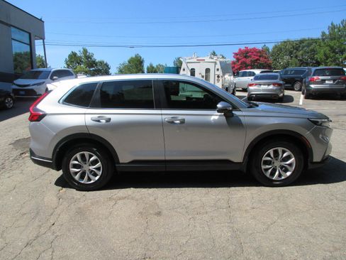 Used 2023 Honda CR-V LX image 4