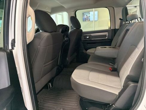 Used 2022 RAM 1500 Classic SLT w/ Protection Group AWD/4WD image 9