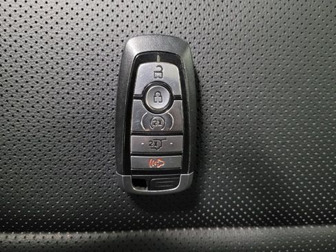 Used 2022 Ford Escape SEL w/ Technology Package image 32