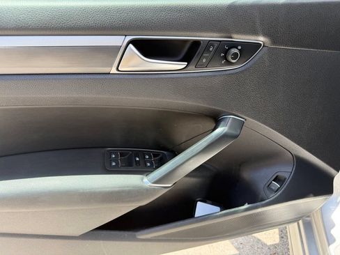 Used 2017 Volkswagen Passat 1.8T R-Line FWD image 21