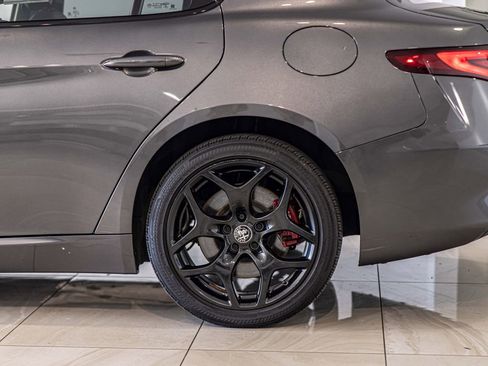 Used 2022 Alfa Romeo Giulia Ti AWD/4WD image 7