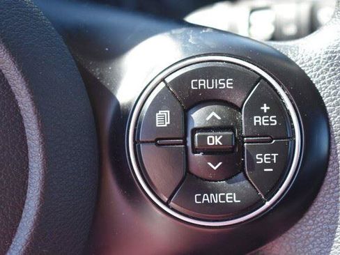 Used 2021 Kia Soul LX FWD image 26