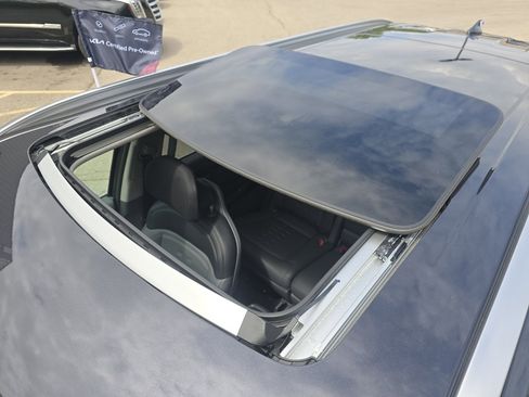 Used 2026 Kia EV9 Wind AWD/4WD image 3